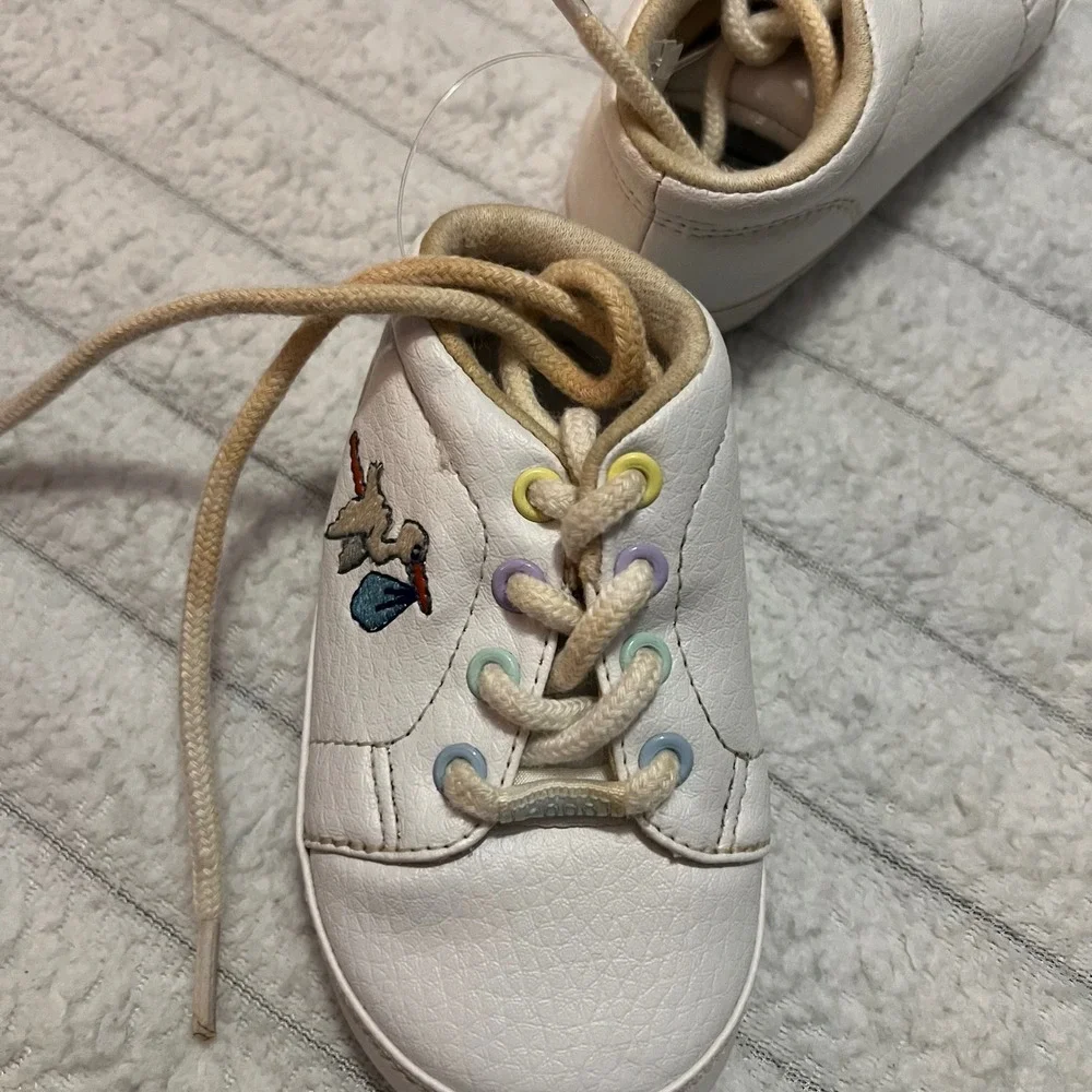 VINTAGE KEDS 21st Century Baby White Stork Embroidered Crib Shoes Size 3 Soft